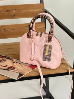 Louis Vuitton(۹۹۵)