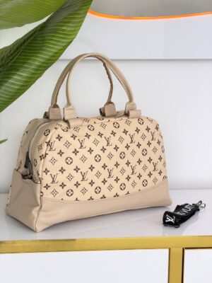 ساک مسافرتی لویی ویتون (۷۶۸)