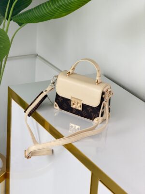 کیف پاسپورتی دخترانه (650)